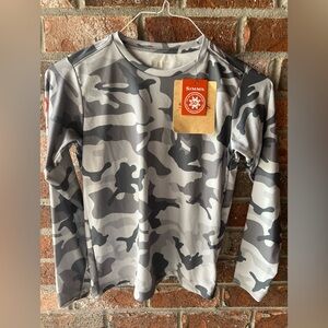 NWT - K'ids SOLAR TECH CREW NECK
Woodland Camo Steel size large